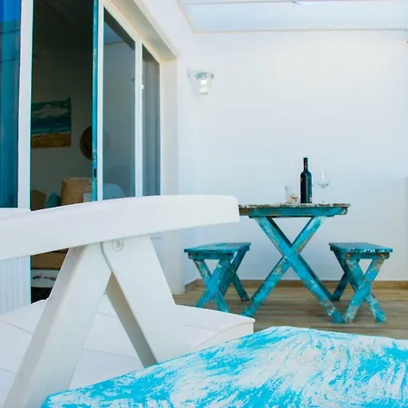 Casa Ada 2 カレタ・デ・ファマラ